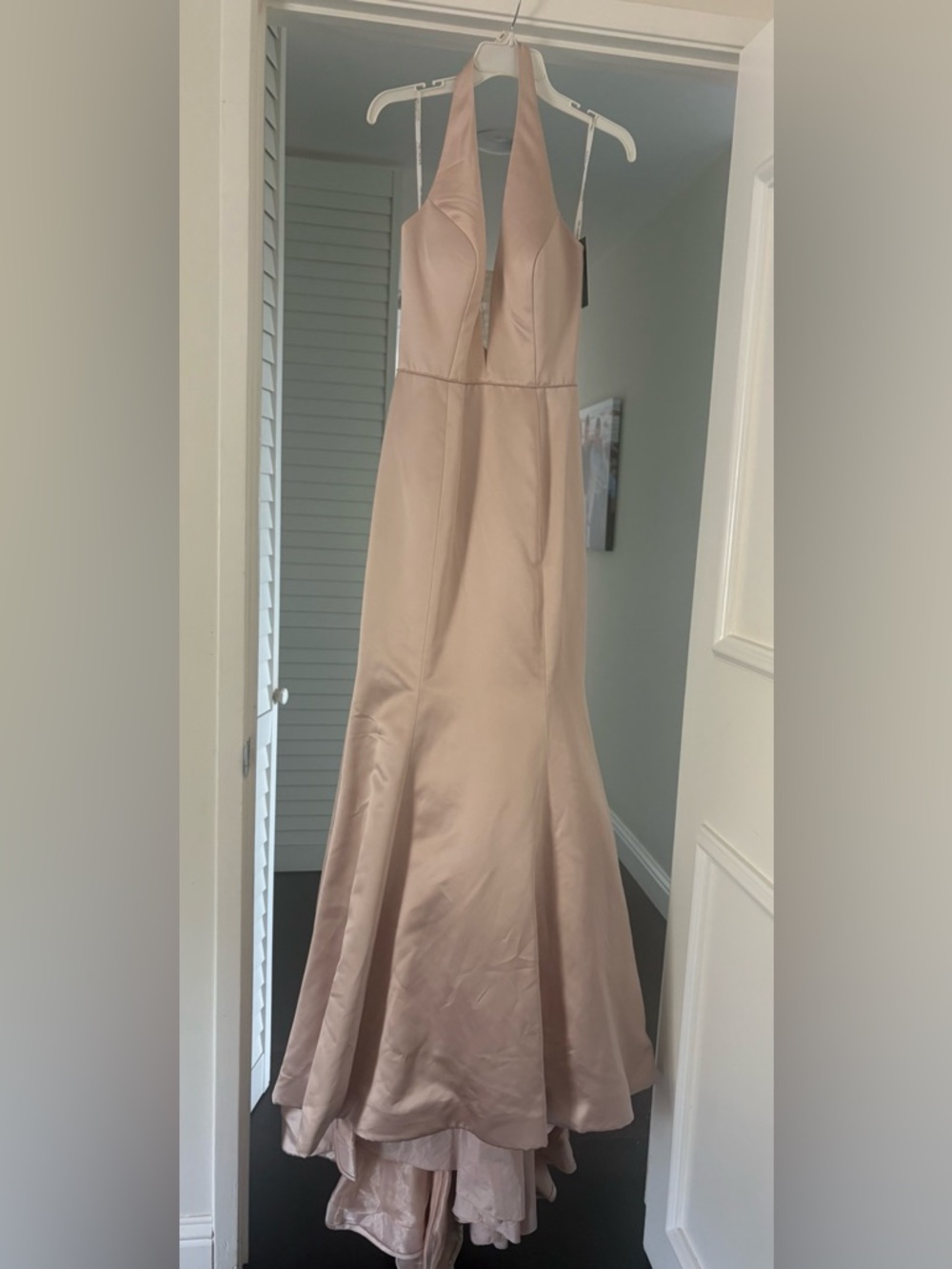 NWT Sherri Hill Halter-Neck Satin Evening Ball Gown in Nude, size 6